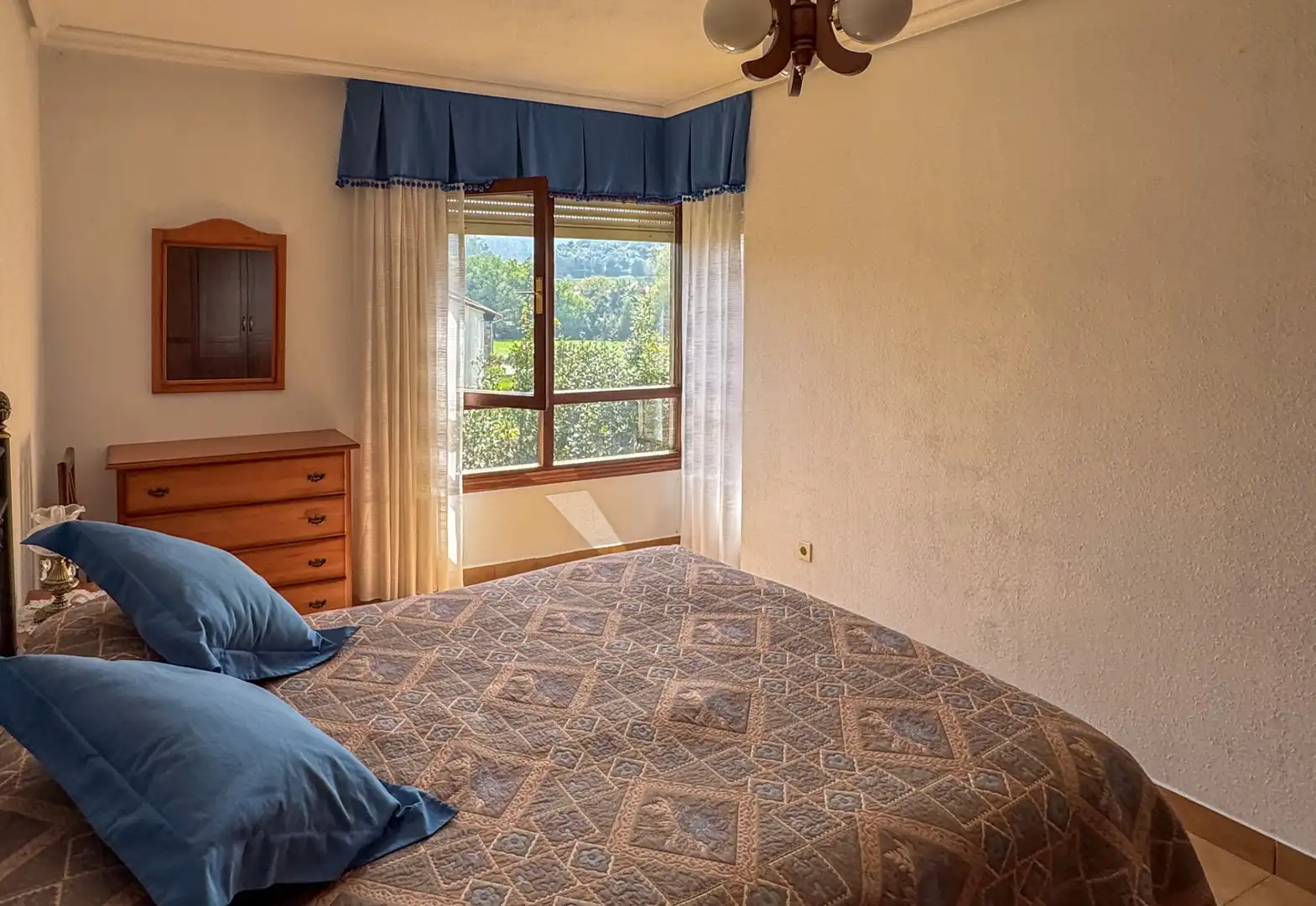 Habitación de Casa o chalet en venta en Alfoz de Lloredo con Jardín privado