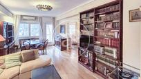 Living room of Flat for sale in  Madrid Capital  with Air Conditioner, Heating and Private garden