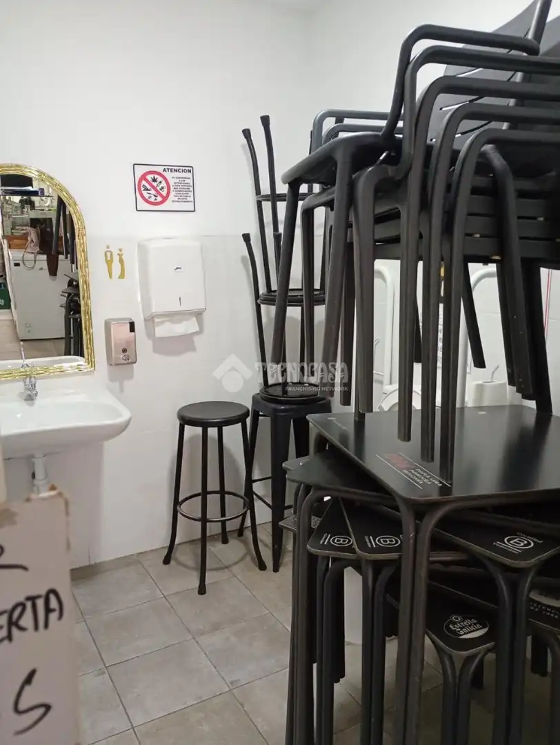 Local comercial en venda a Latina, imagen 2