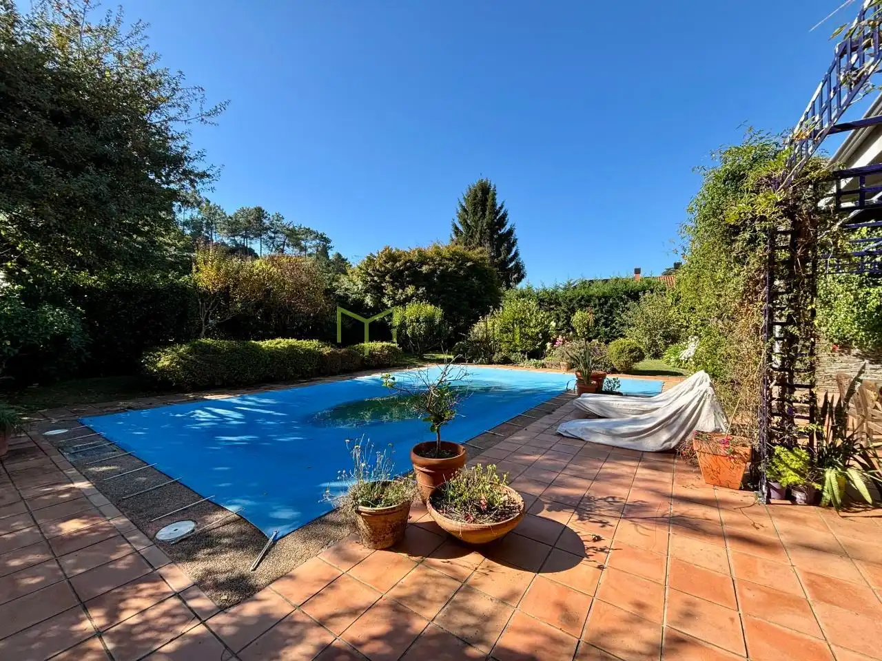 Schwimmbecken von Haus oder Chalet zum Verkauf in Ames mit Heizung, Privatgarten und Terrasse