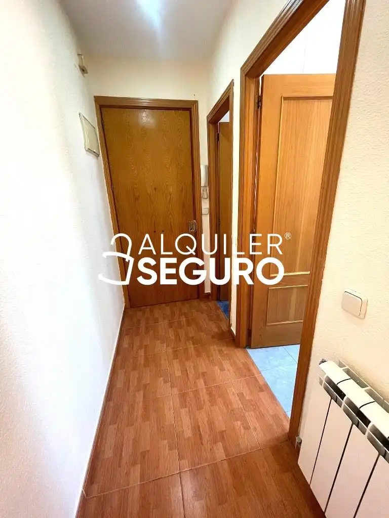 Flat for rent in Madrid  with Air Conditioner and Heating