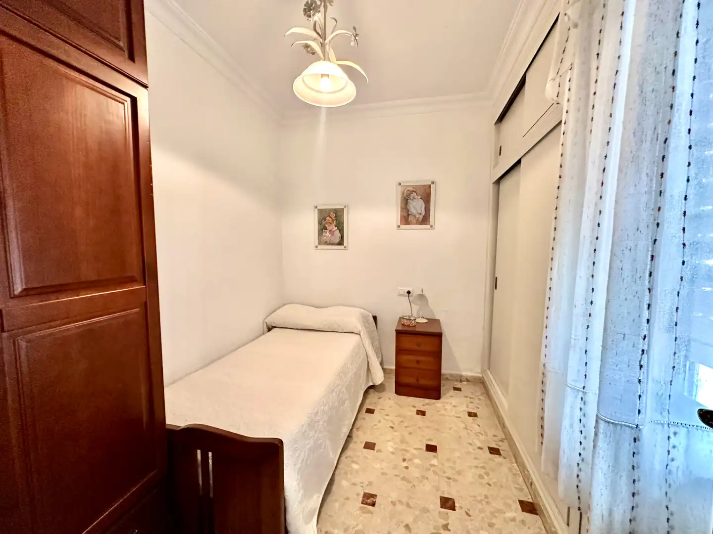 Dormitori de Casa adosada en venda en Lepe amb Terrassa, Traster i Moblat