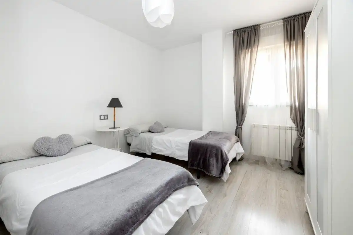 Flat for rent in Ronda de Segovia, Imperial