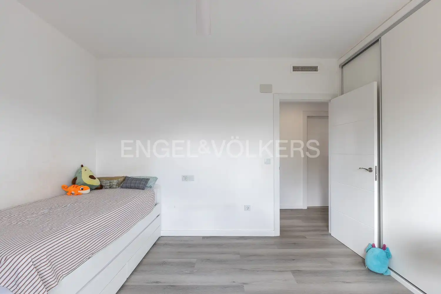 Bedroom of Houses for sale in L'Eliana  with Air Conditioner, Heating and Private garden