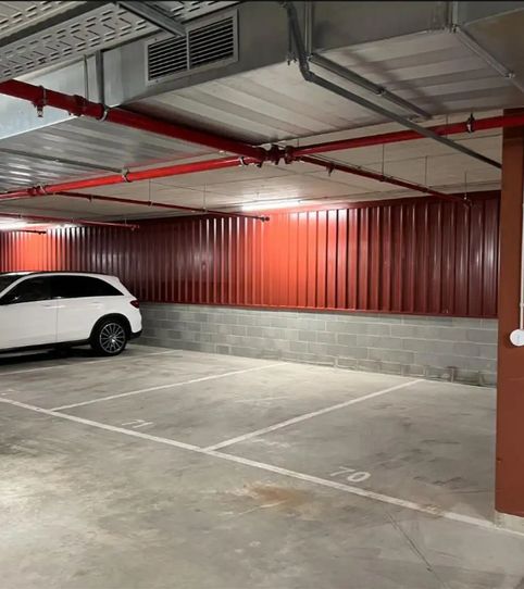 Foto 2 de Garaje en venta en Carrer de Joan Miró, 40, Finestrelles, Esplugues de Llobregat