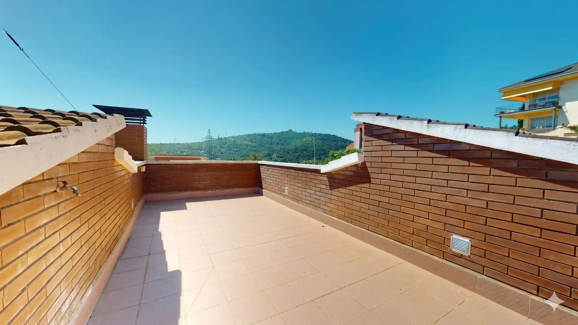 Terrassa de Casa o xalet en venda en Sant Boi de Llobregat amb Aire condicionat, Calefacció i Jardí privat