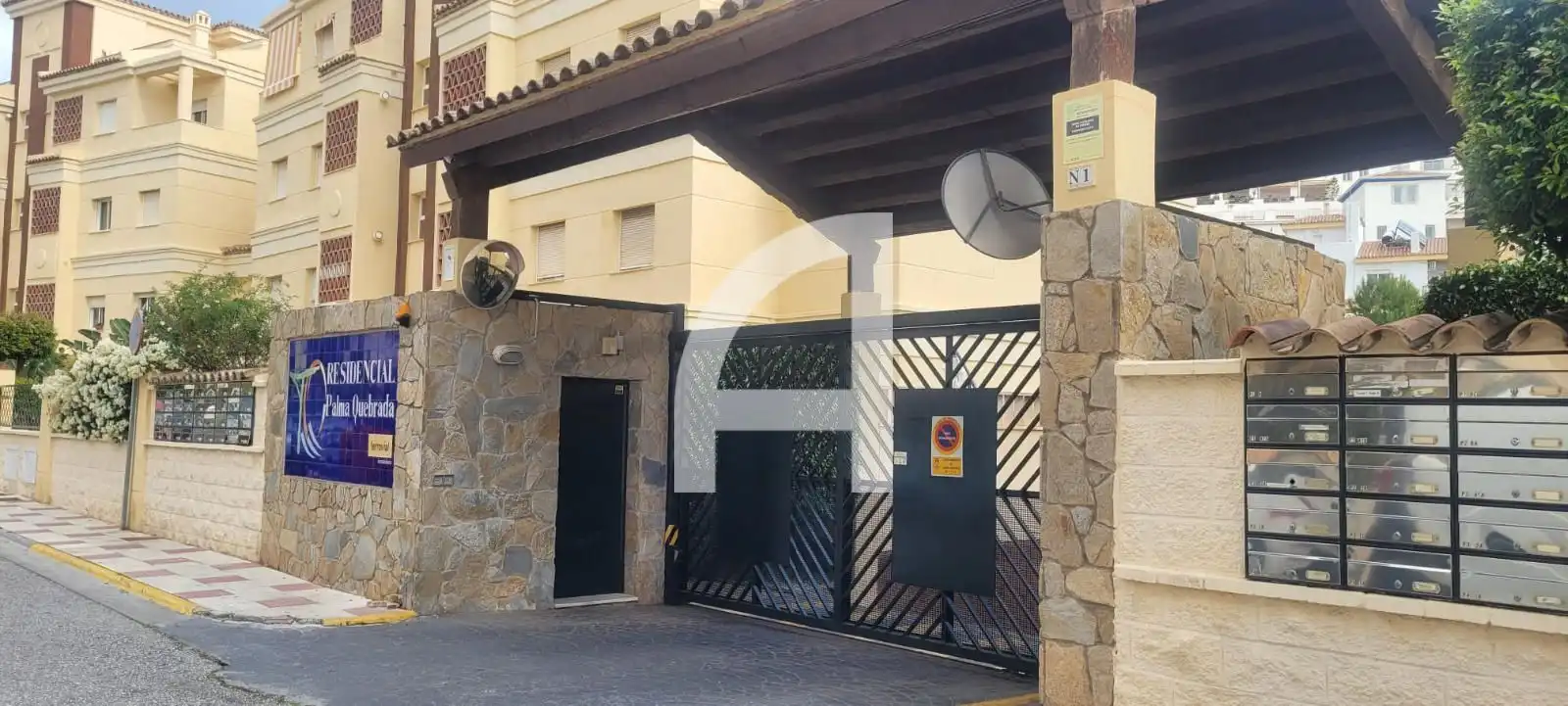 Exterior view of Garage for sale in Benalmádena