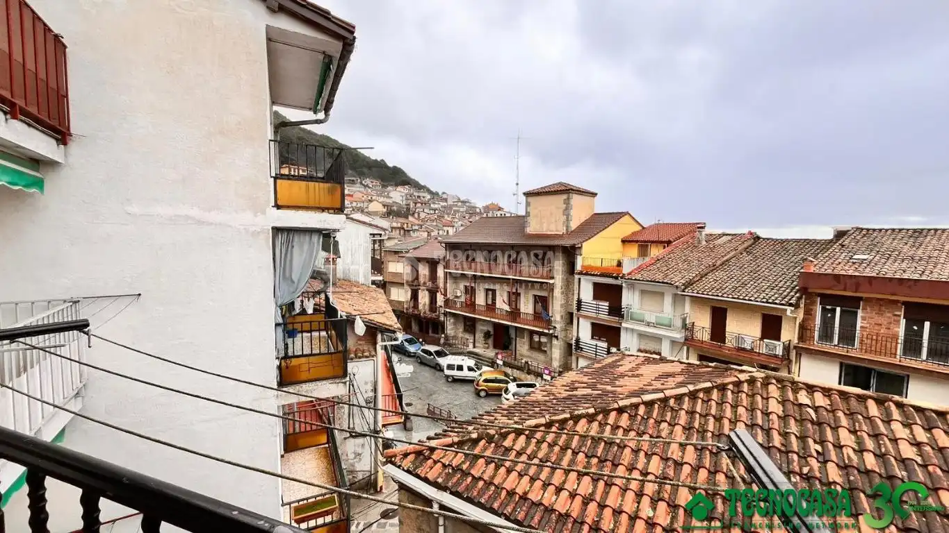 Vista exterior de Casa adosada en venda en Pedro Bernardo amb Calefacció