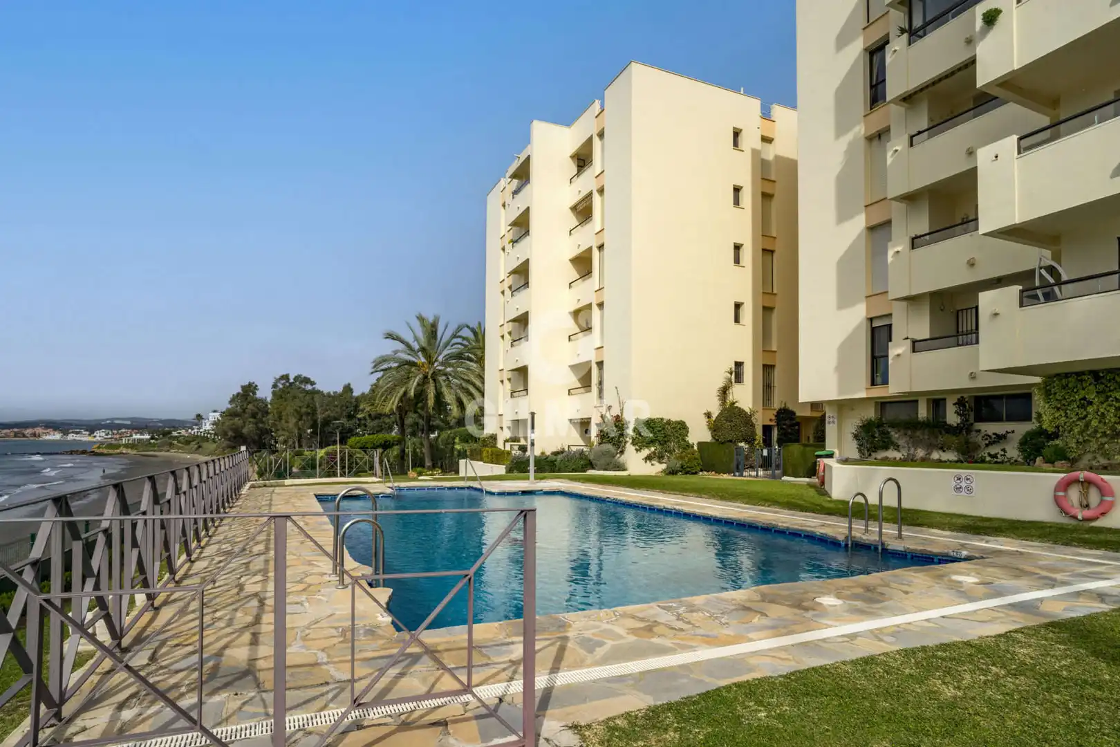 Piscina de Planta baja en venta en Estepona con Calefacción, Jardín privado y Piscina