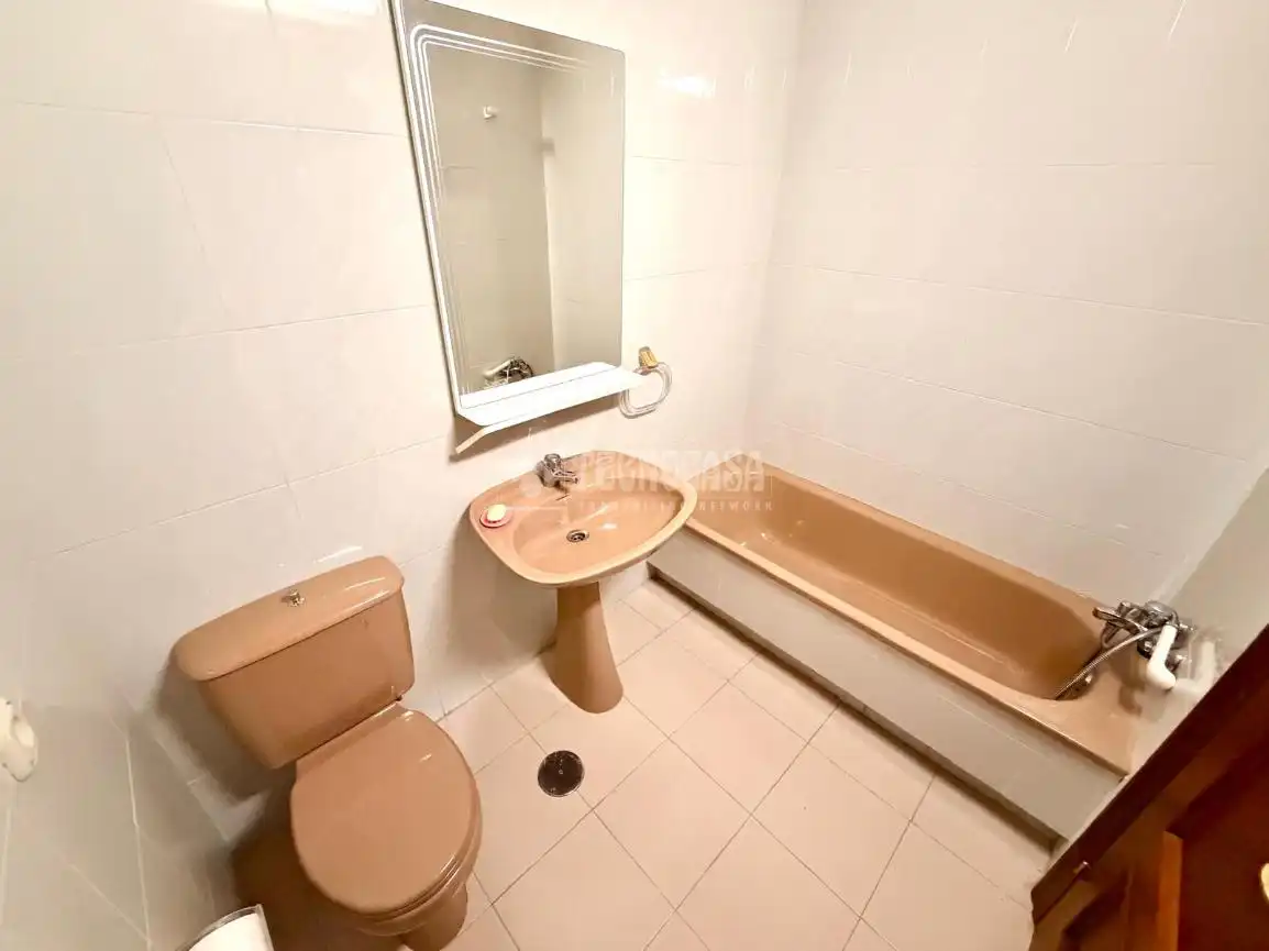 Badezimmer von Einfamilien-Reihenhaus zum Verkauf in Ribamontán al Mar mit Heizung, Möbliert und Balkon