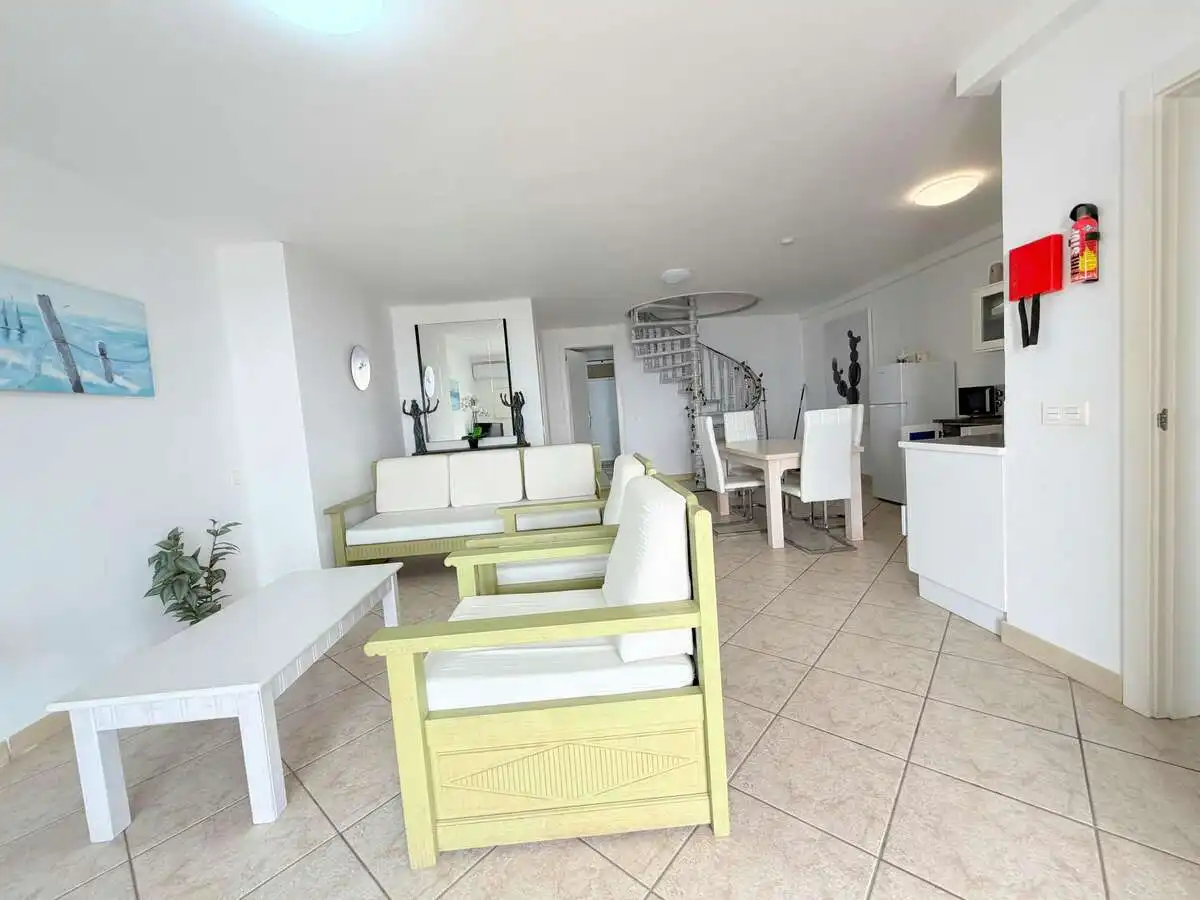 Sala d'estar de Casa o xalet en venda en Tías amb Aire condicionat, Jardí privat i Terrassa