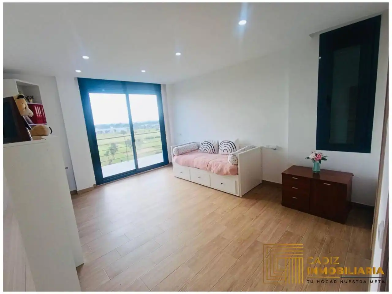 Dormitori de Casa o xalet en venda en Puerto Real amb Aire condicionat, Calefacció i Jardí privat