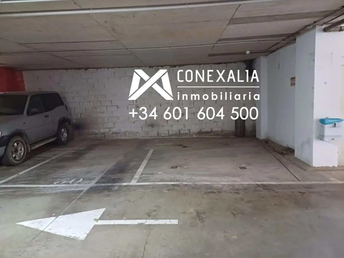 Parkplatz von Haus oder Chalet zum Verkauf in Olvera mit Terrasse