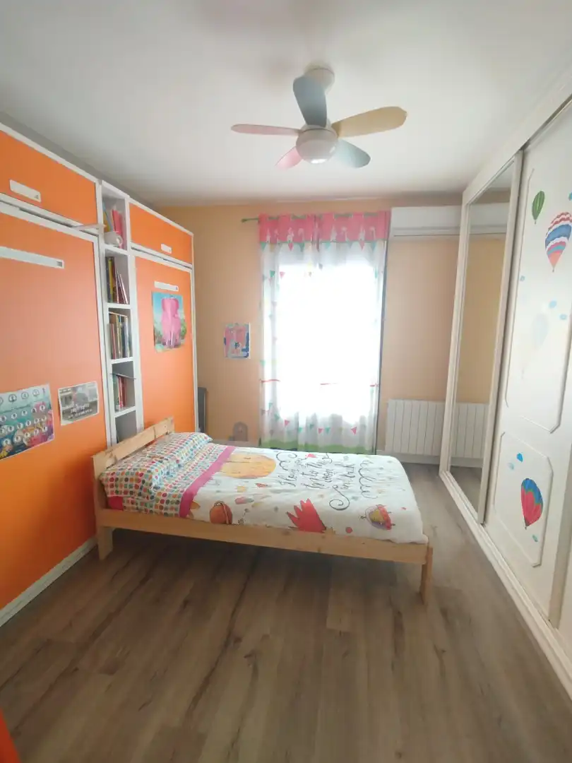 Dormitori de Casa adosada en venda en Mérida amb Aire condicionat, Calefacció i Parquet