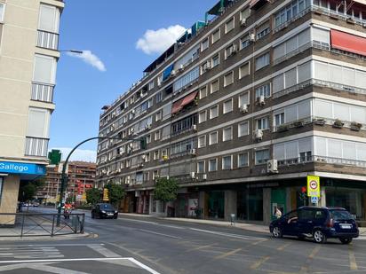 Vista exterior de Pis de lloguer en  Granada Capital amb Terrassa i Balcó