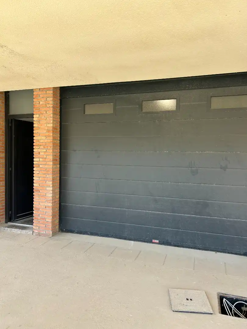 Vista exterior de Casa adosada en venda en Cervera amb Calefacció, Jardí privat i Terrassa