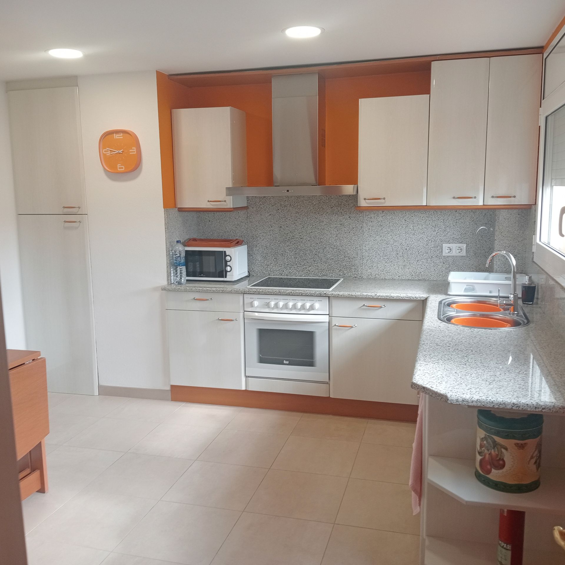 Cuina de Pis en venda en Girona Capital amb Aire condicionat, Calefacció i Parquet