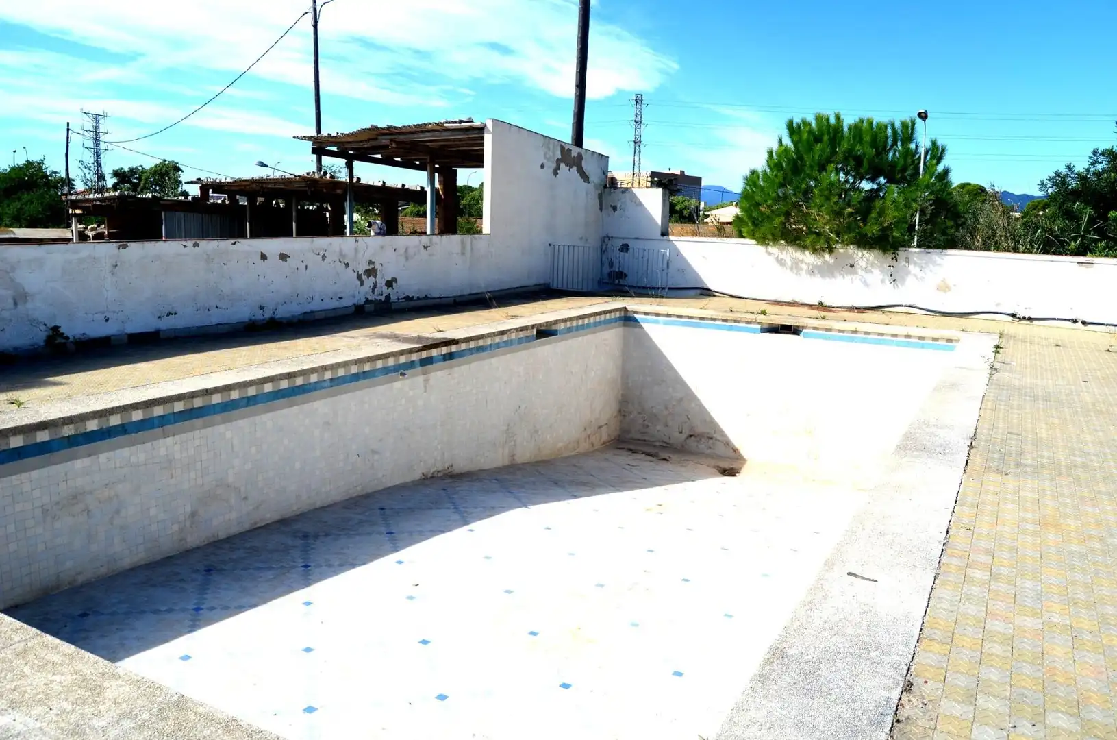 Piscina de Casa o xalet en venda en Ponent