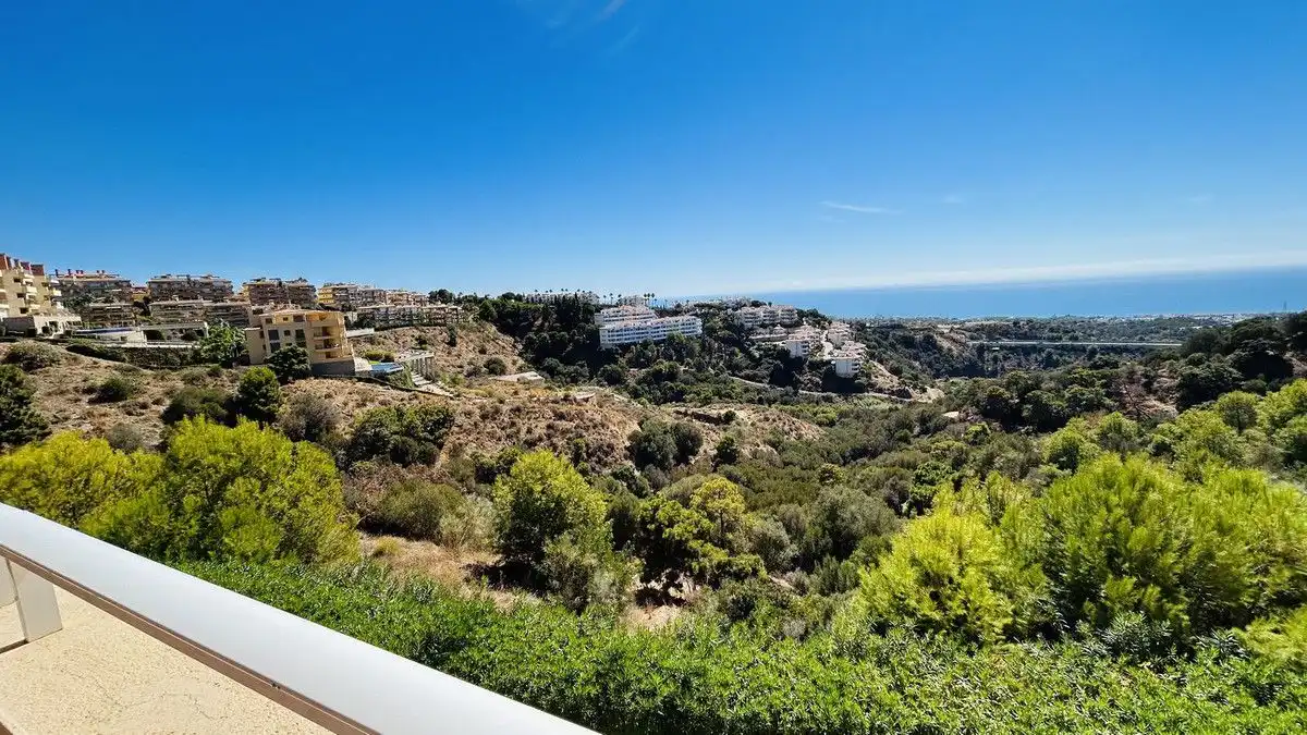 Apartament amb piscina en venda a Calahonda, imagen 4