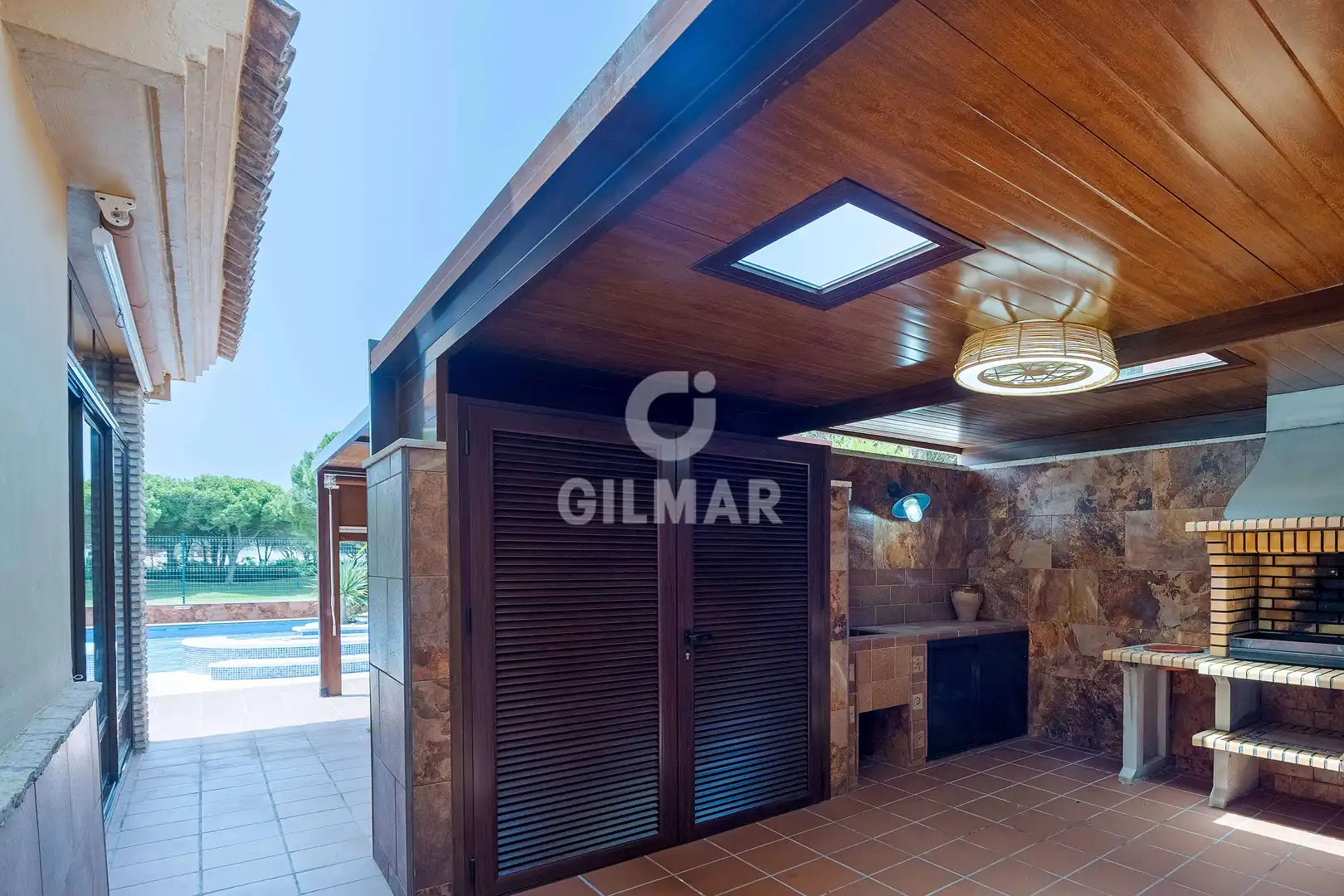 Terrassa de Casa o xalet en venda en Chiclana de la Frontera amb Calefacció, Jardí privat i Piscina