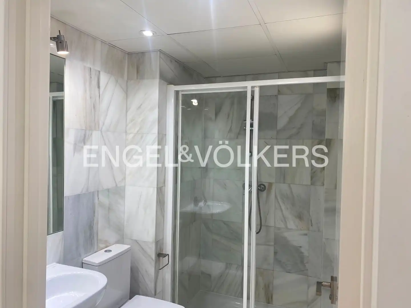 Baño de Piso en venta en Madrid con Aire acondicionado y Calefacción