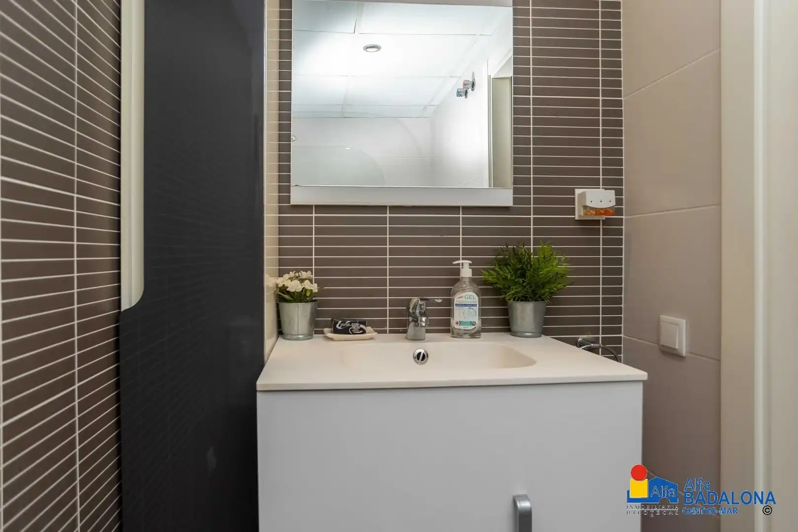 Baño de Piso en venta en Badalona con Aire acondicionado, Calefacción y Jardín privado