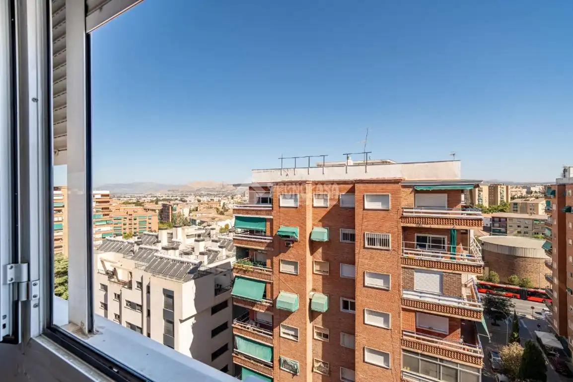 Exterior view of Flat for sale in Granada  with Air Conditioner, Heating and Terrace