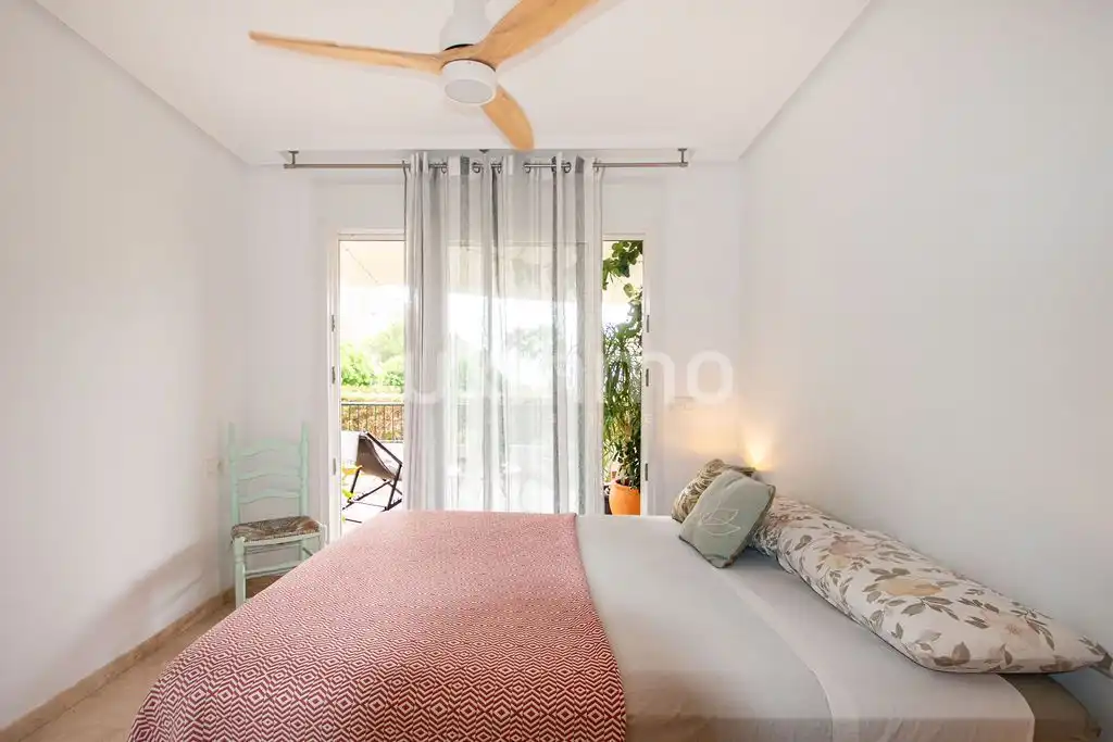 Schlafzimmer von Erdgeschoss zum Verkauf in Altea mit Klimaanlage, Privatgarten und Terrasse