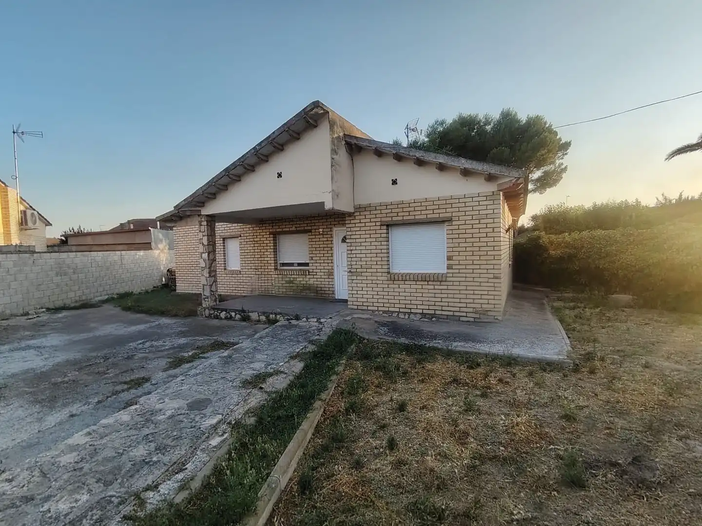 Vista exterior de Casa o xalet en venda en Nuez de Ebro amb Calefacció, Terrassa i Traster