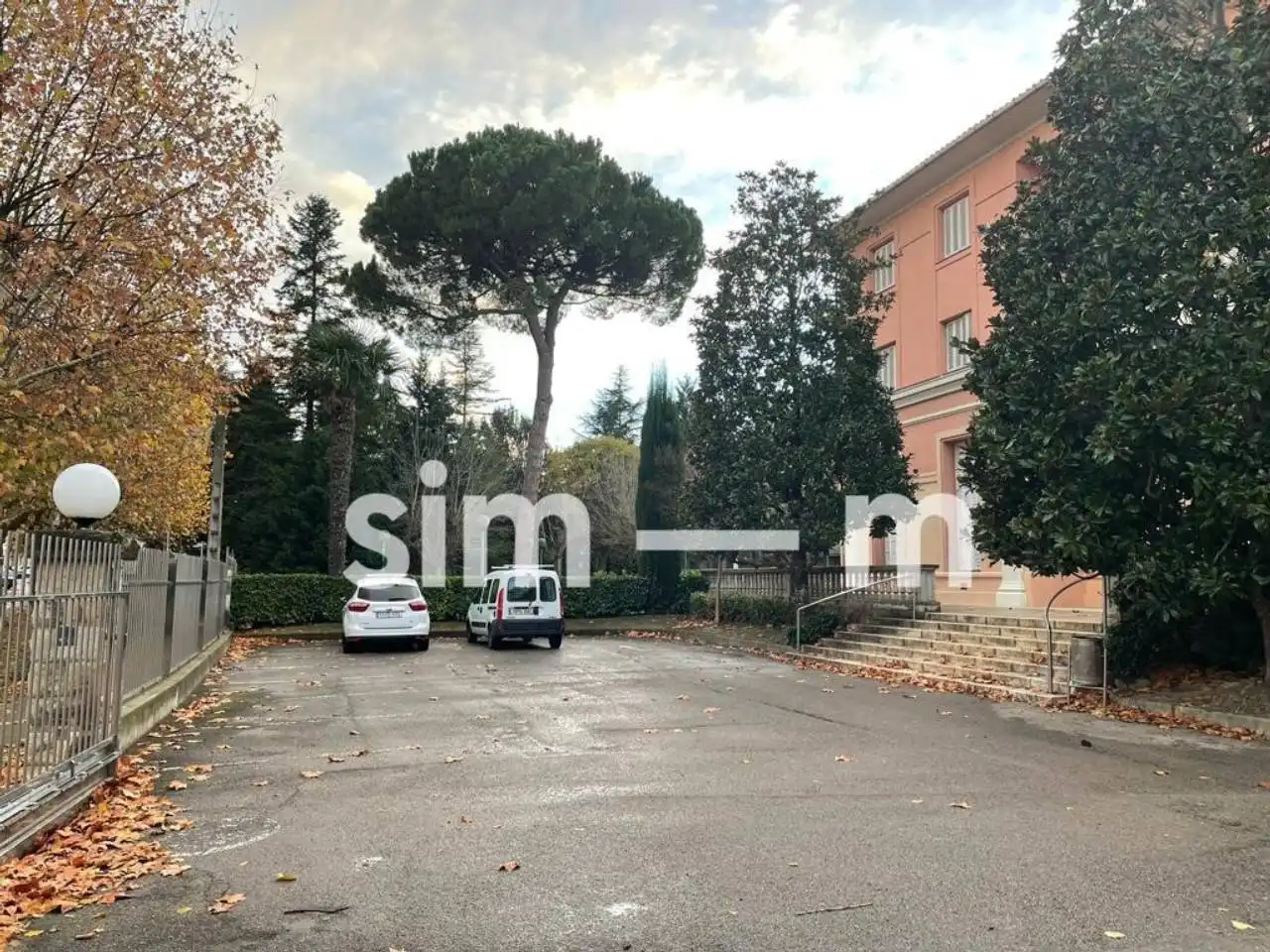 Parkplatz von Gebäude zum Verkauf in Tona