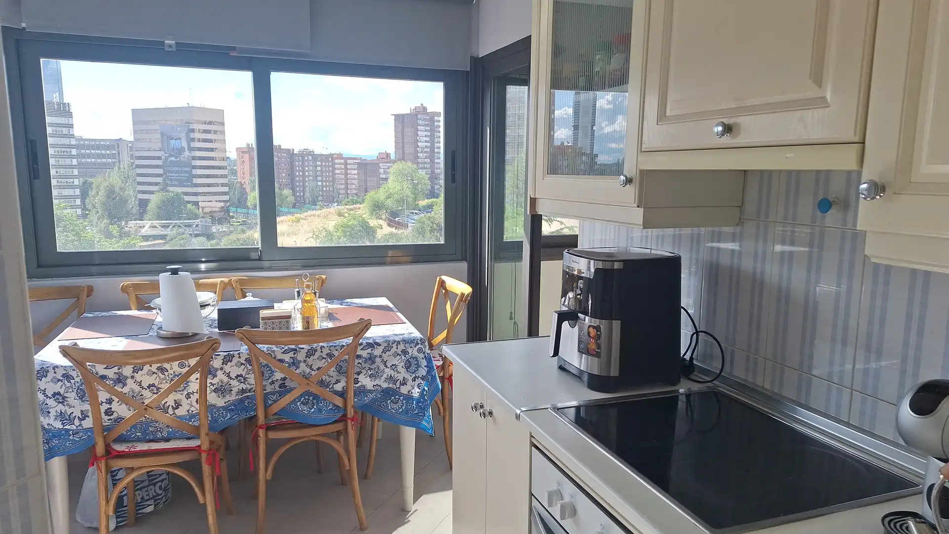 Kitchen of Flat for rent in Madrid  with Air Conditioner, Private garden and Swimming Pool