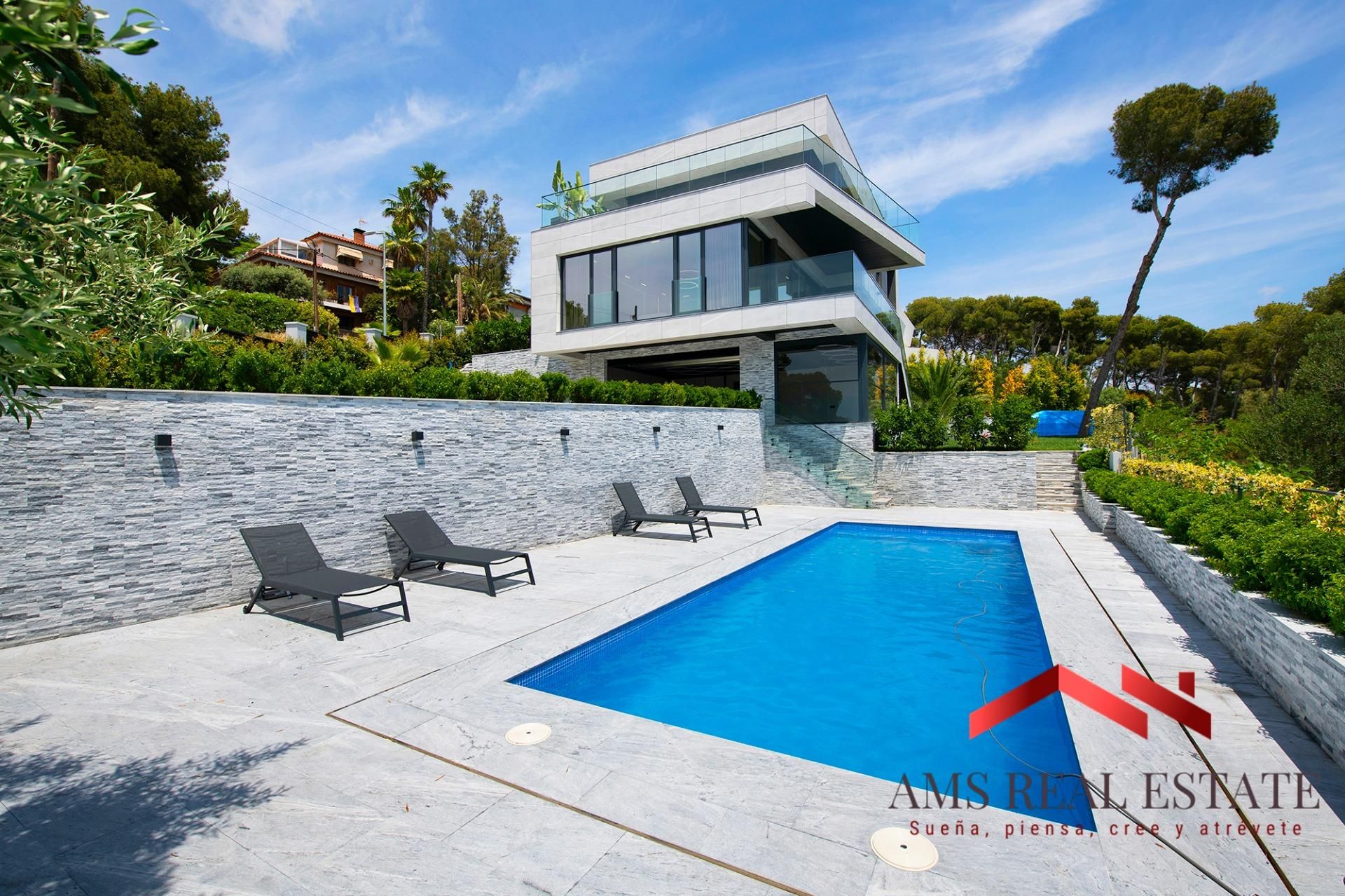 Swimming pool of House or chalet for sale in Castelldefels  with Air Conditioner, Heating and Private garden