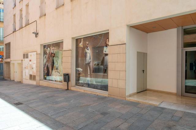 Local comercial en Alquiler en  CALLE RAVAL DEL PALLOL, 1 en Centre