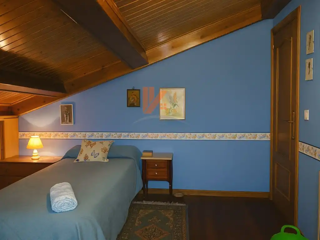 Dormitori de Casa o xalet en venda en Santiago de Compostela 