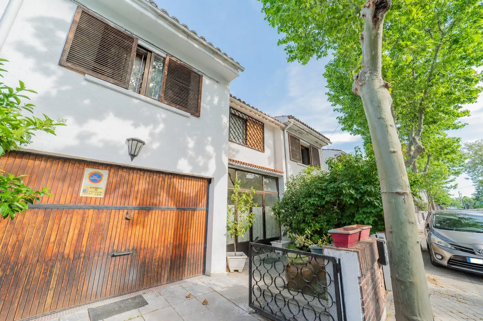 Vista exterior de Casa adosada en venta en Pozuelo de Alarcón con Aire acondicionado, Calefacción y Terraza