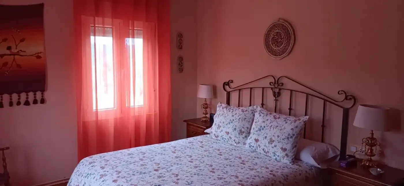 Dormitori de Casa o xalet en venda en Monfero amb Calefacció, Jardí privat i Traster