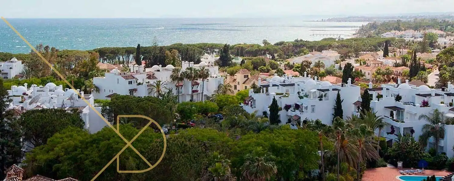 Vista exterior de Apartamento en venta en Sotogrande con Aire acondicionado, Calefacción y Jardín privado