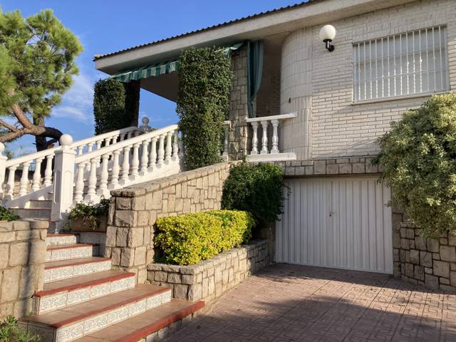 Casa-chalet en Alquiler en Torrent - CL CIRERER en Monte Real