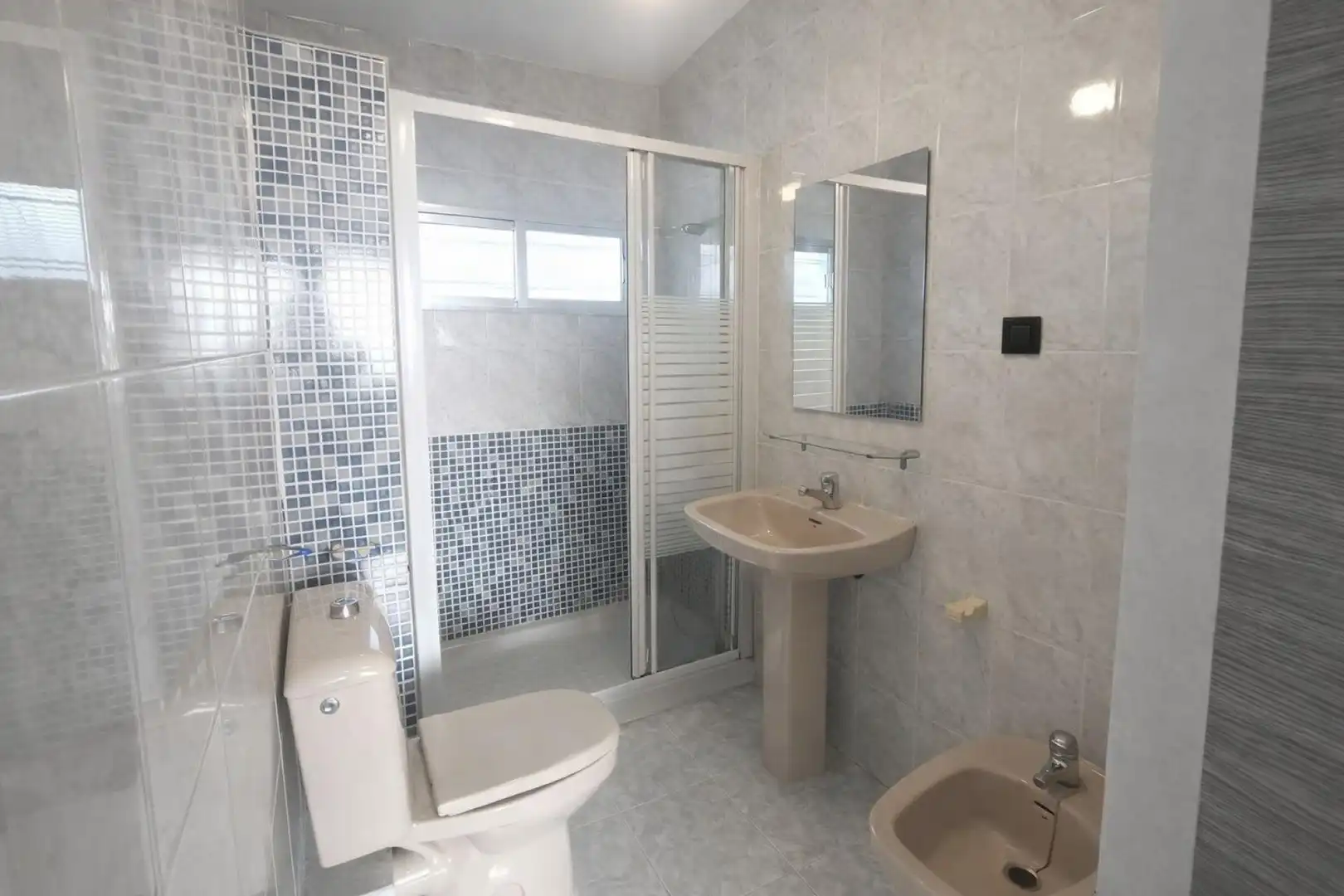 Baño de Piso en venta en Almería