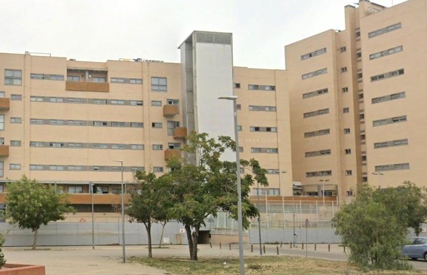 Foto 1 de Garatge de lloguer a Calle Hispano Aviación, 2, Los Remedios, Sevilla