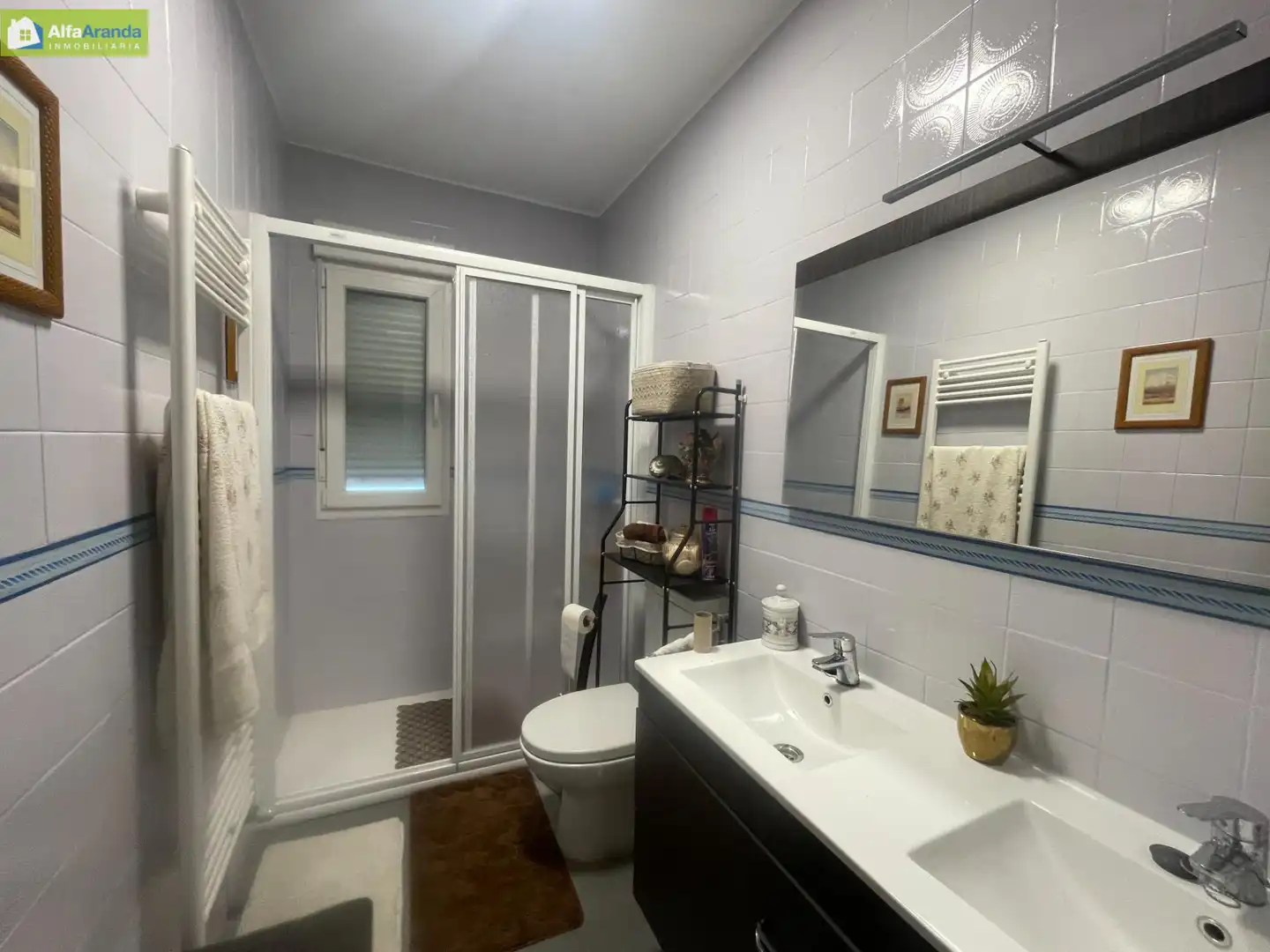 Badezimmer von Wohnung zum Verkauf in Roa mit Heizung, Möbliert und Balkon