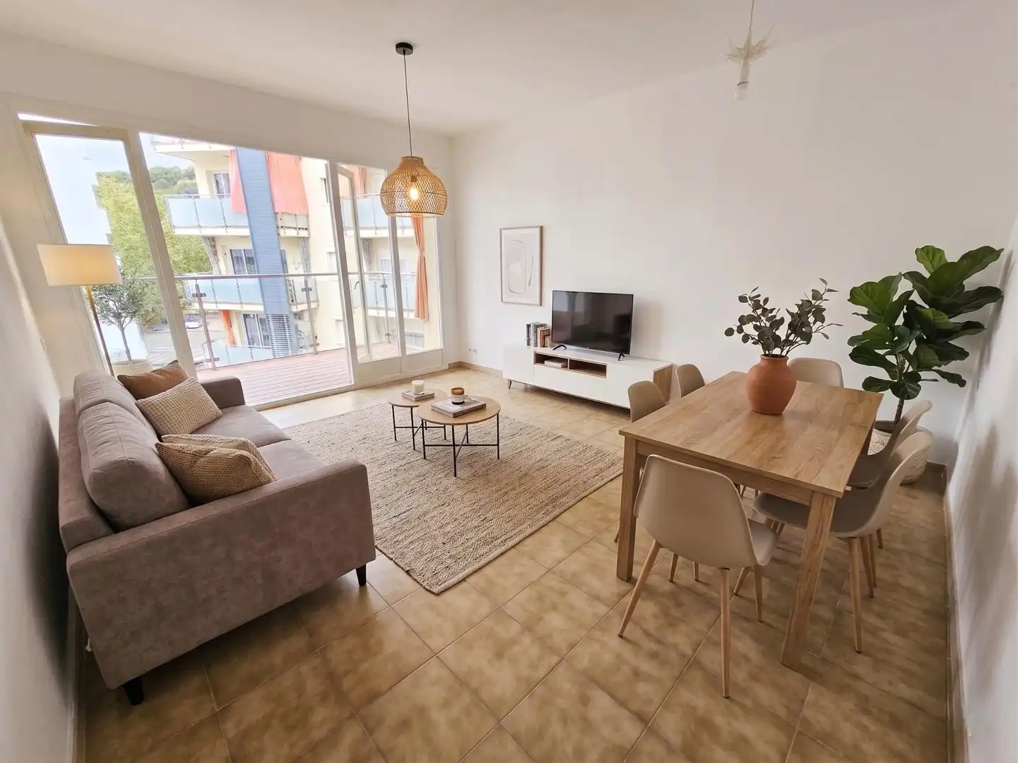 Sala de estar de Piso en venta en Sant Pol de Mar con Terraza, Balcón y Piscina comunitaria