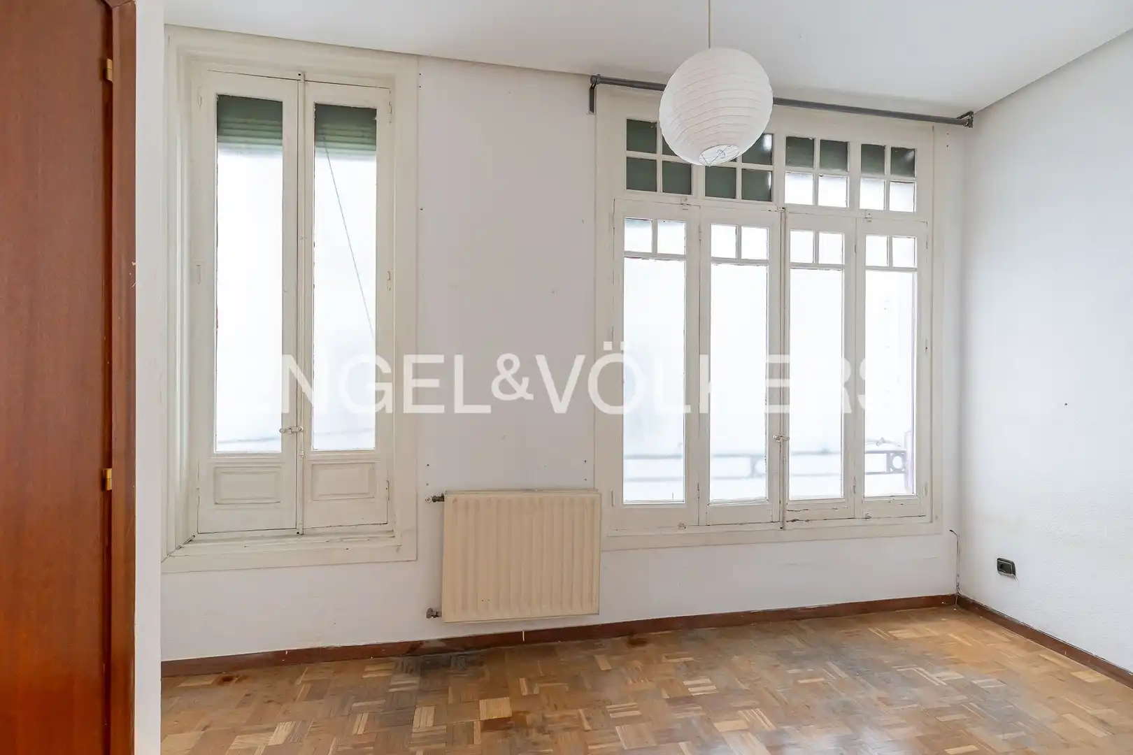 Living room of Flat for sale in Madrid  with Air Conditioner, Heating and Parquet flooring