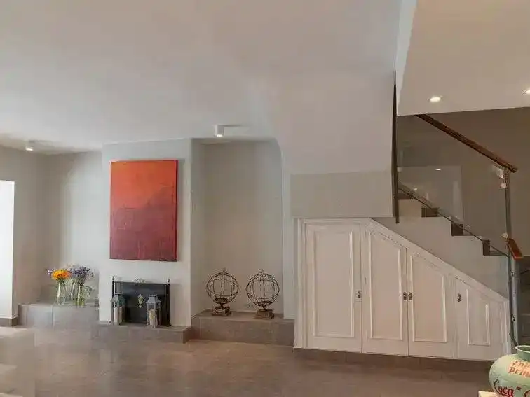 Sala de estar de Casa adosada en venta en Marbella con Aire acondicionado, Jardín privado y Piscina