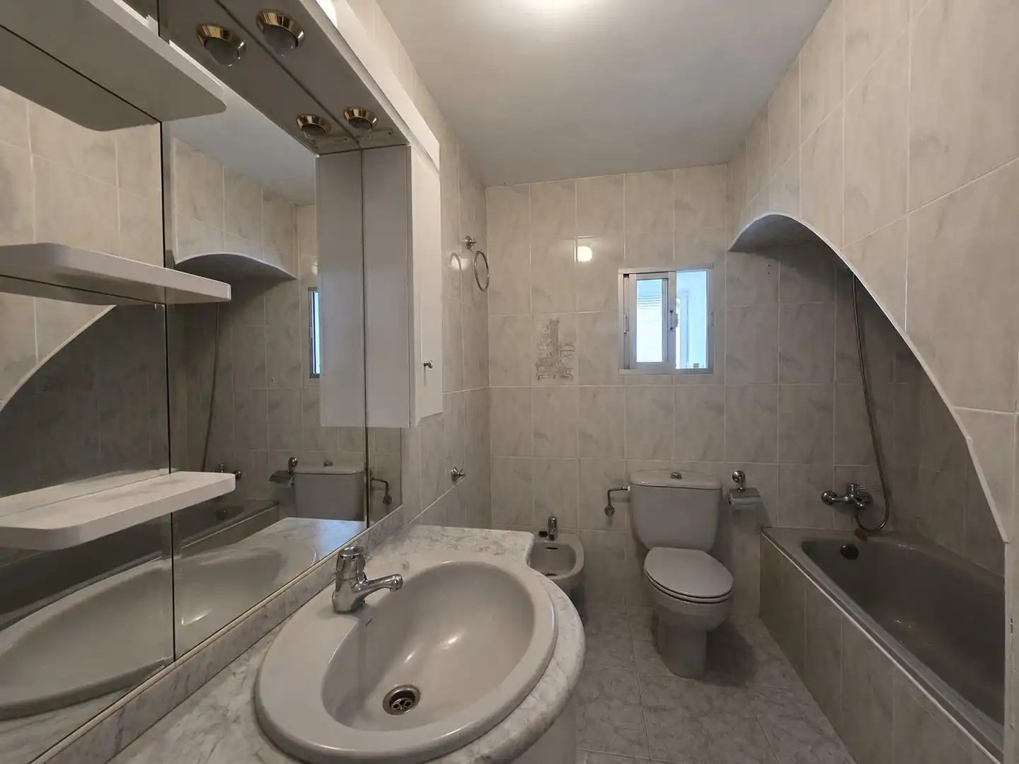 Baño de Casa o chalet en venta en Casas de Millán con Calefacción, Terraza y Trastero