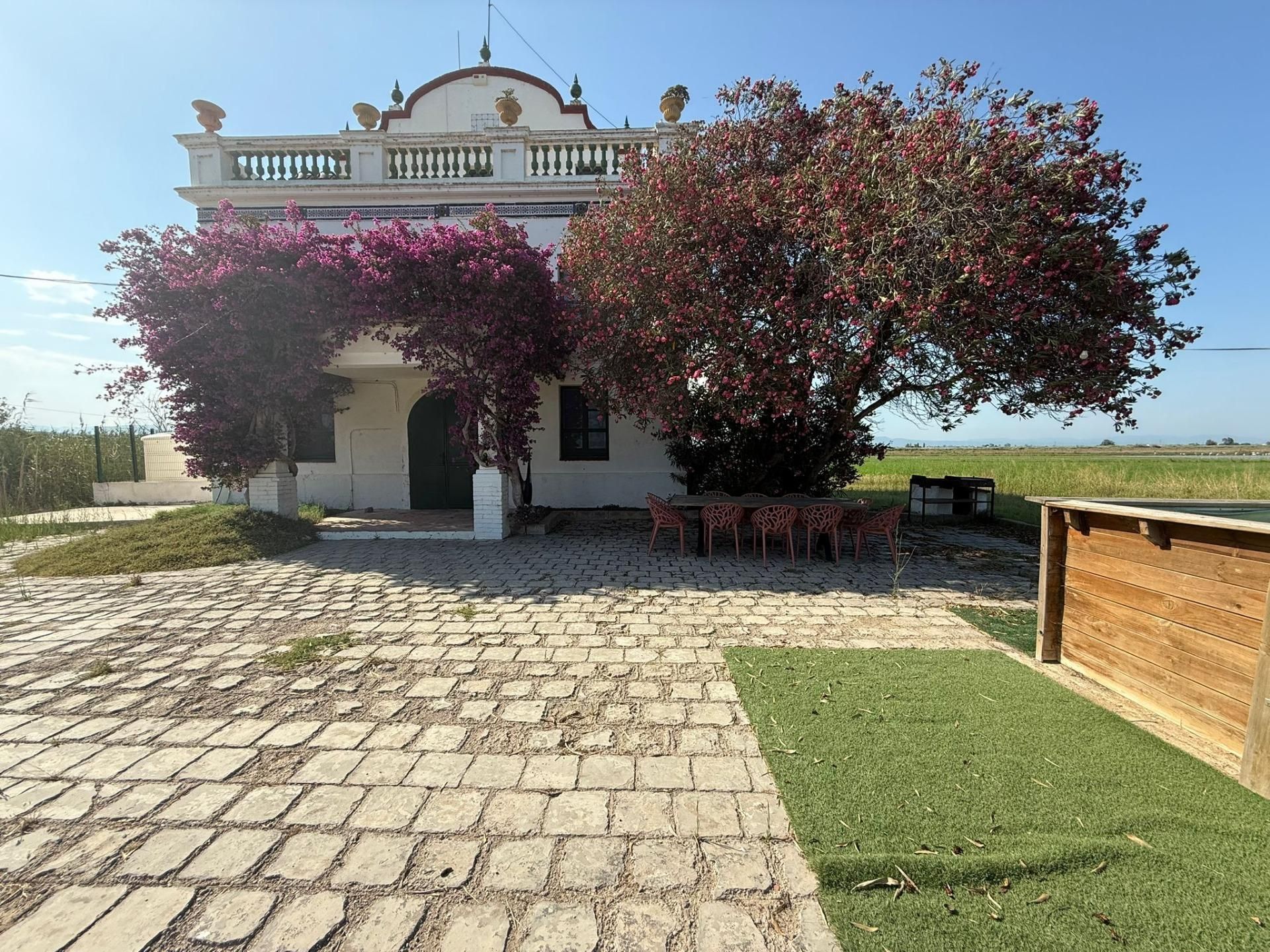 Vista exterior de Finca rústica en venda en Sant Carles de la Ràpita amb Jardí privat, Terrassa i Alarma