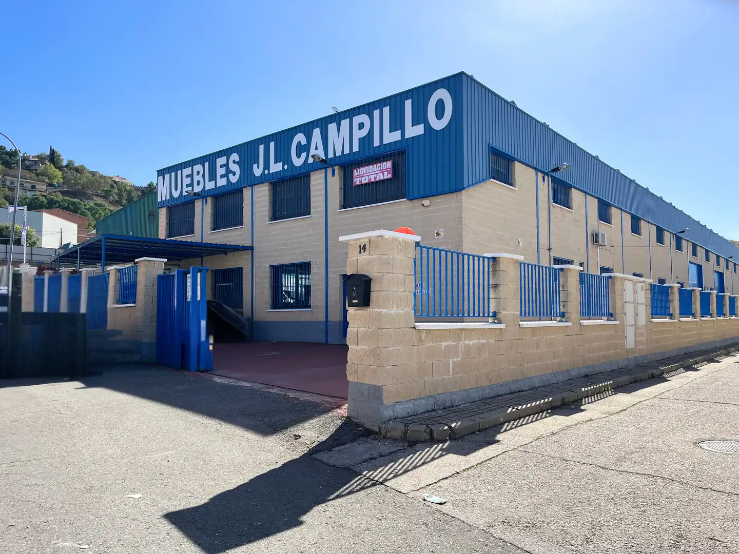 Vista exterior de Nau industrial de lloguer en Paracuellos de Jarama amb Calefacció i Alarma