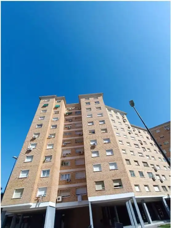 Vista exterior de Piso en venta en Zaragoza con Calefacción