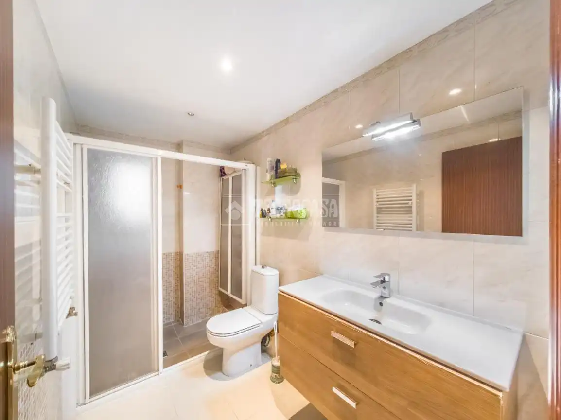 Baño de Piso en venta en Madrid con Aire acondicionado, Calefacción y Parquet