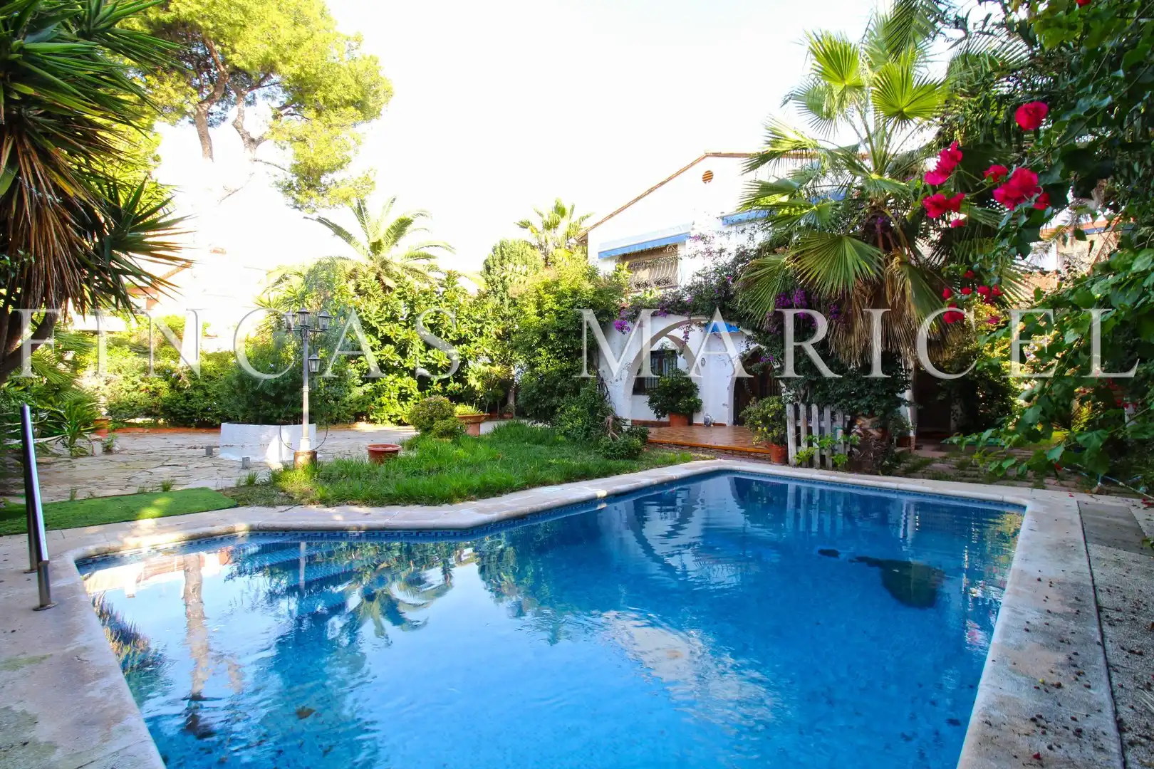 Jardí de Casa o xalet en venda en Sitges amb Aire condicionat, Calefacció i Jardí privat
